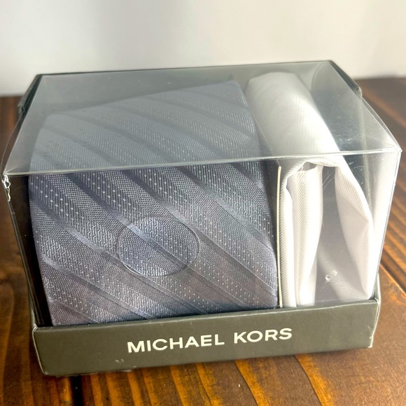 NIB Michael Kors Blue Striped Tie - Picture 6 of 8